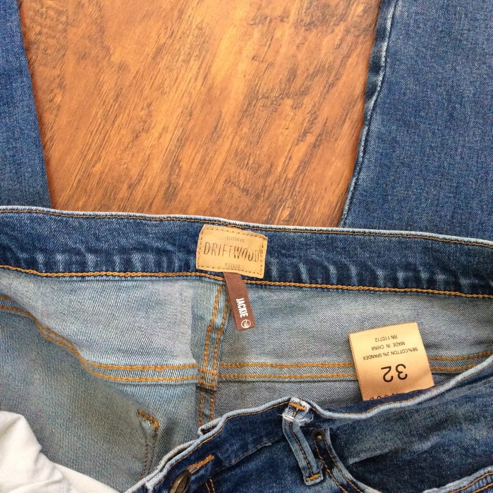 Driftwood Jackie Embroidered Jeans sz 32 - Picture 7 of 10
